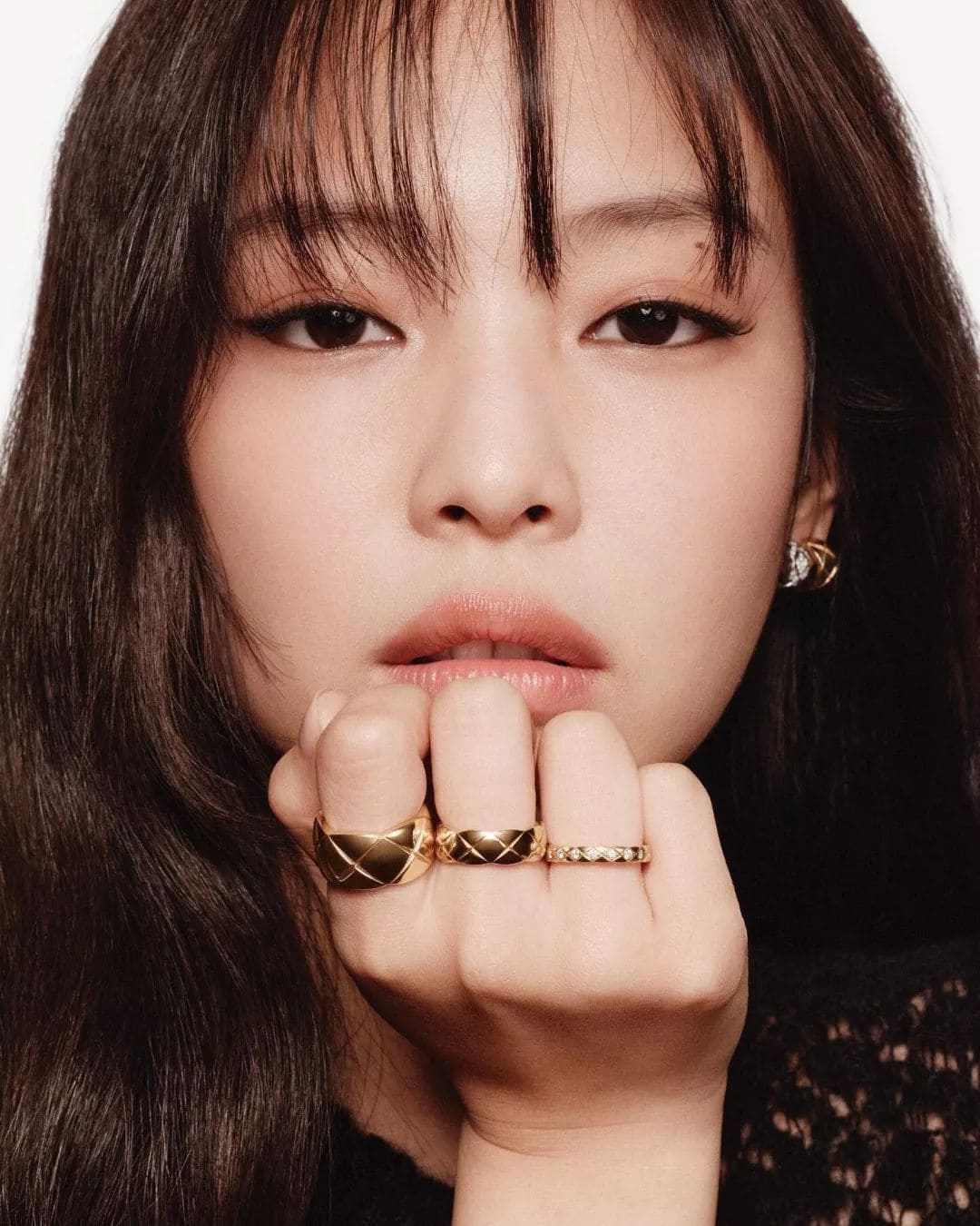 new chanel coco crush campaign, starring Jennie, the star of Blackpink