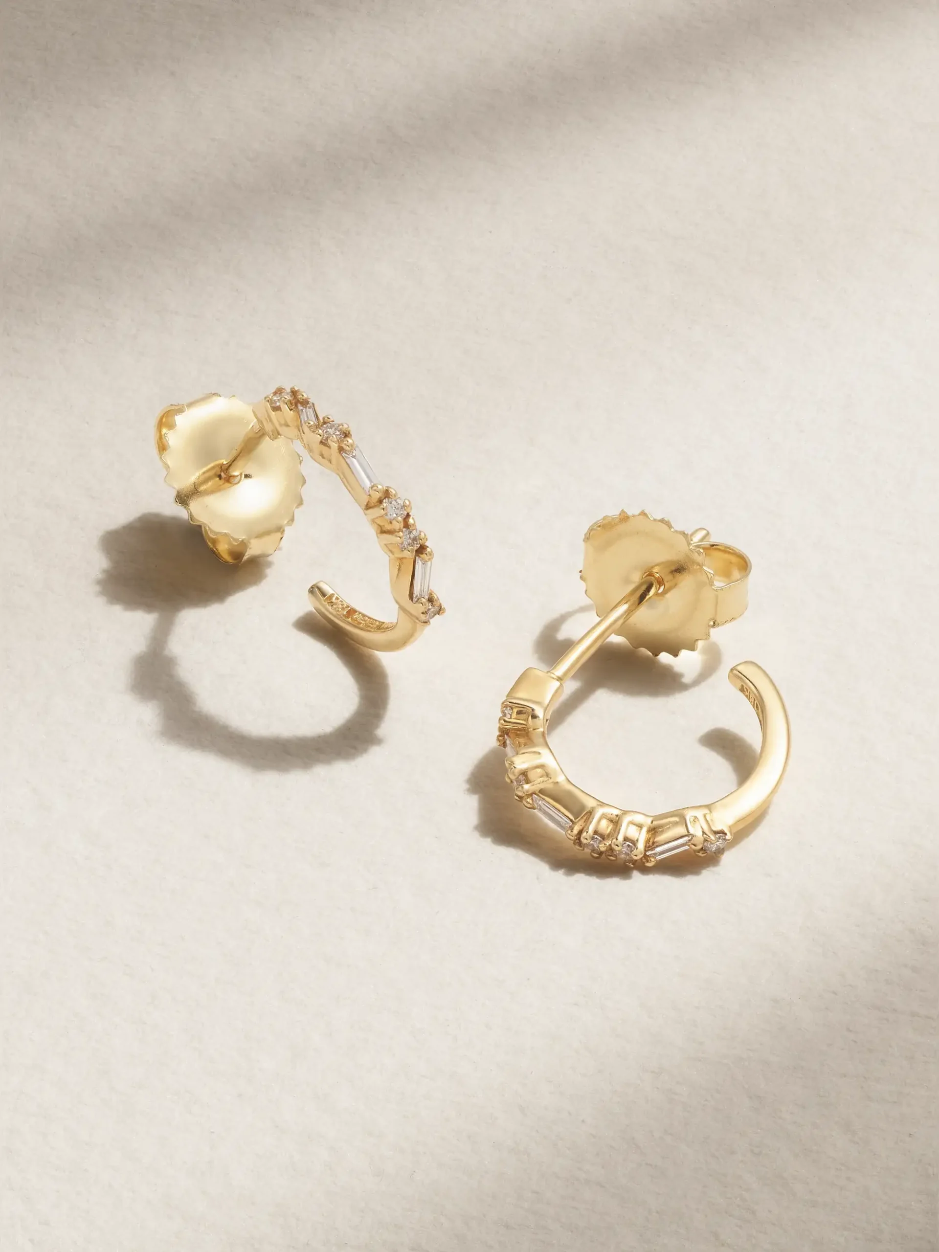 Suzanne Kalan Fireworks small hoop earrings in 18-karat gold with diamonds